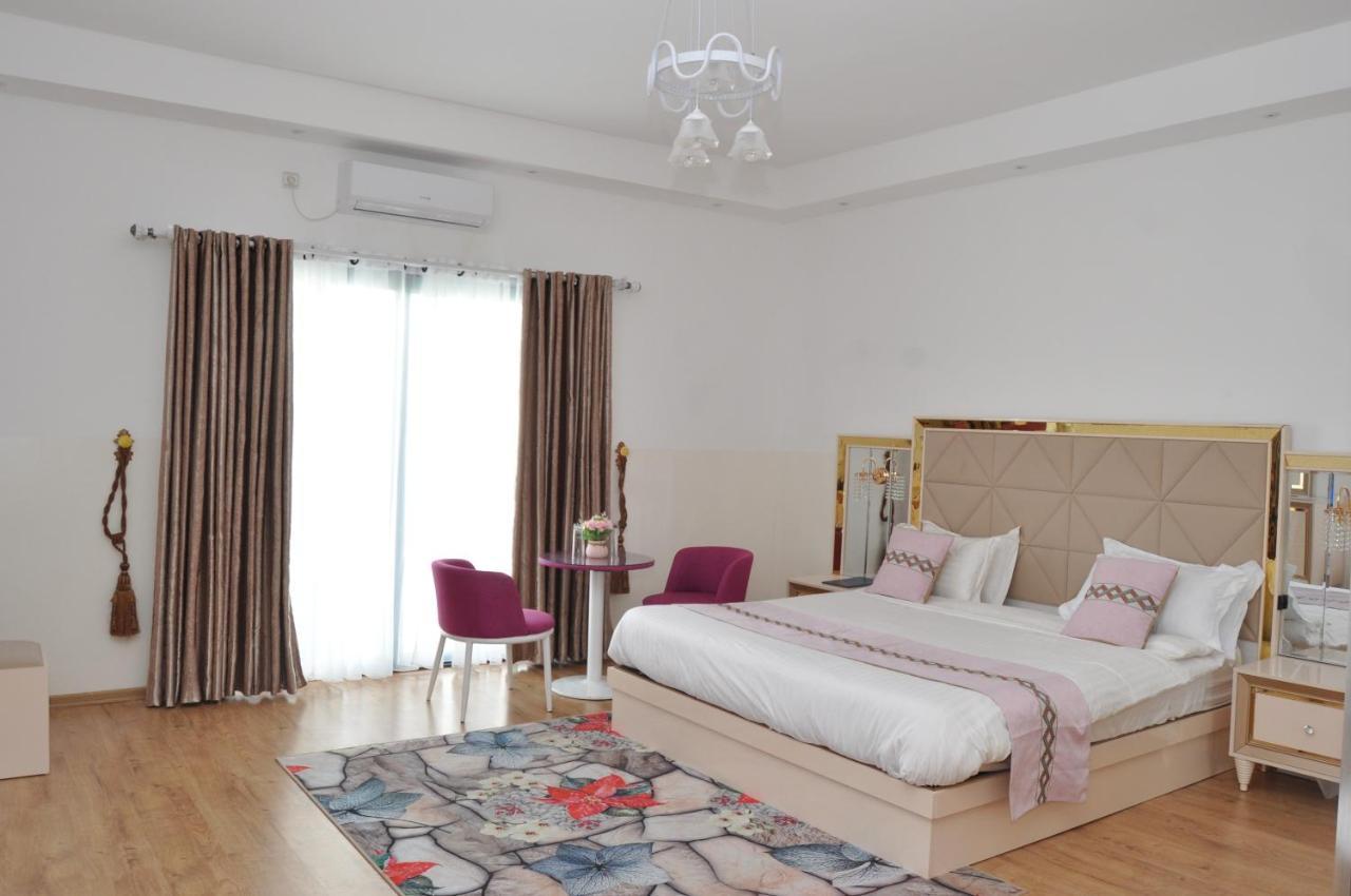 Hotel Sky Blue Mada Alasora ภายนอก รูปภาพ