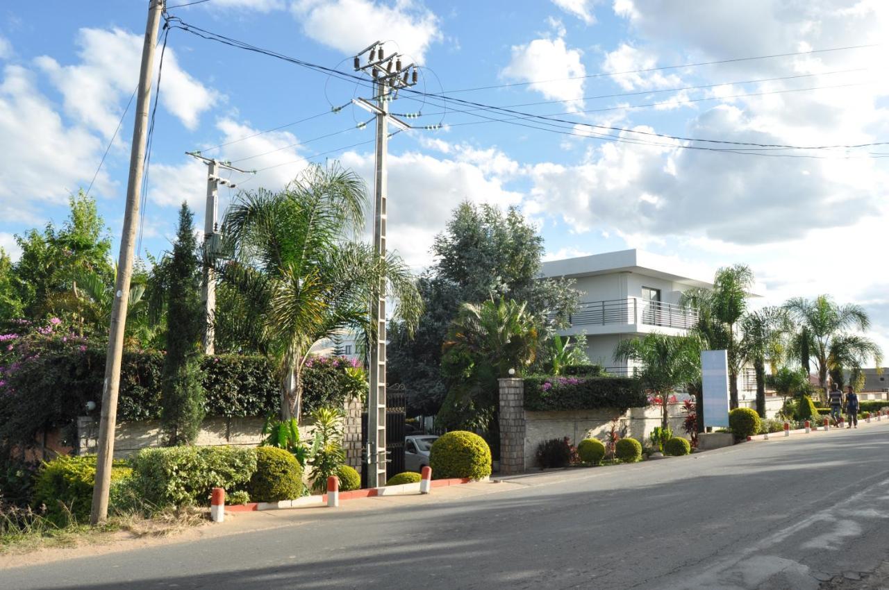 Hotel Sky Blue Mada Alasora ภายนอก รูปภาพ