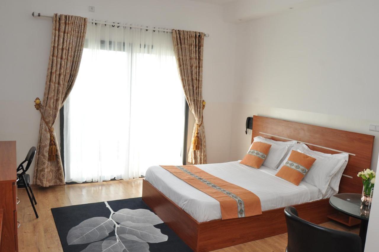 Hotel Sky Blue Mada Alasora ภายนอก รูปภาพ