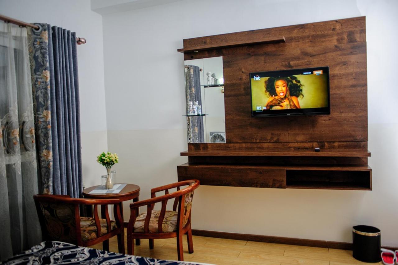 Hotel Sky Blue Mada Alasora ภายนอก รูปภาพ