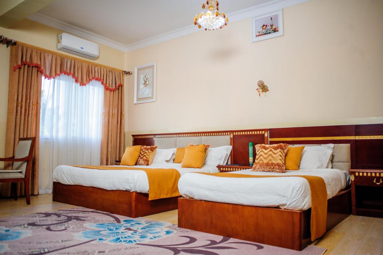Hotel Sky Blue Mada Alasora ภายนอก รูปภาพ