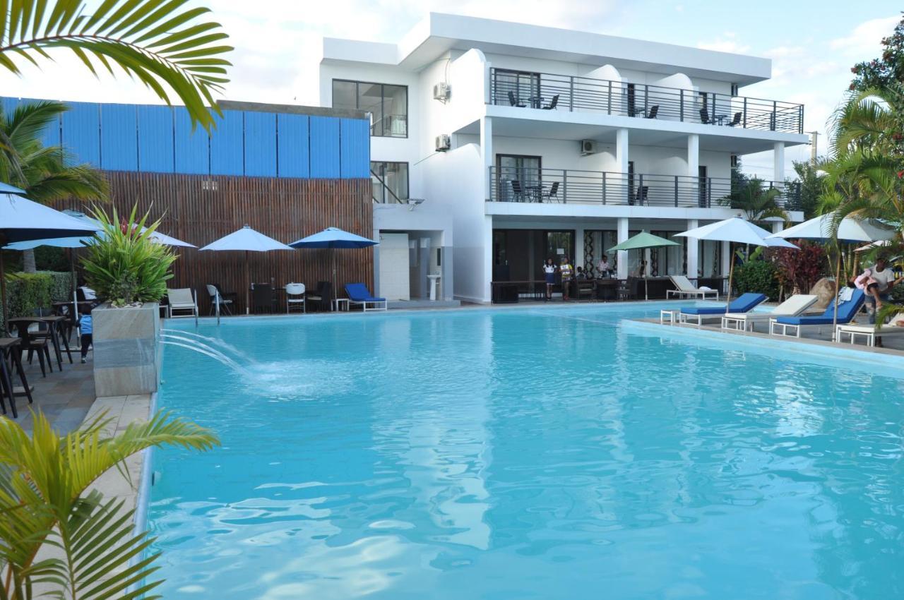Hotel Sky Blue Mada Alasora ภายนอก รูปภาพ