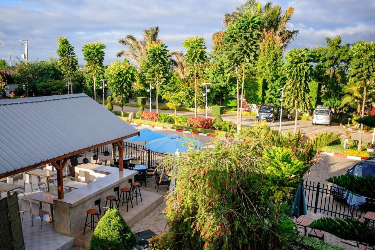 Hotel Sky Blue Mada Alasora ภายนอก รูปภาพ