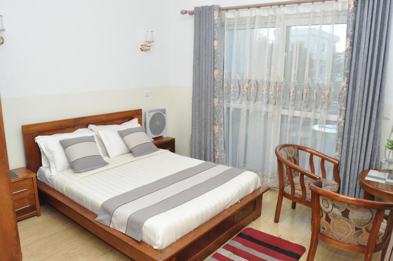 Hotel Sky Blue Mada Alasora ภายนอก รูปภาพ